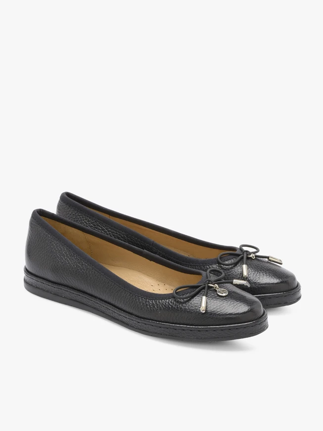 Schwarze Ballerinas mit Schleife