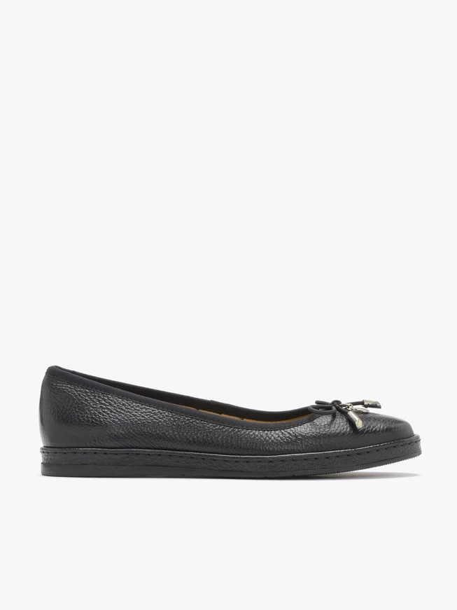 Schwarze Ballerinas mit Schleife
