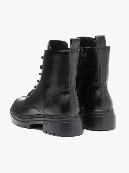 Schwarze Baggy Boots mit klobiger Sohle