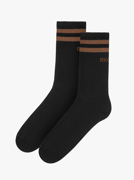 Frauensocken mit Riemen über dem Knöchel
