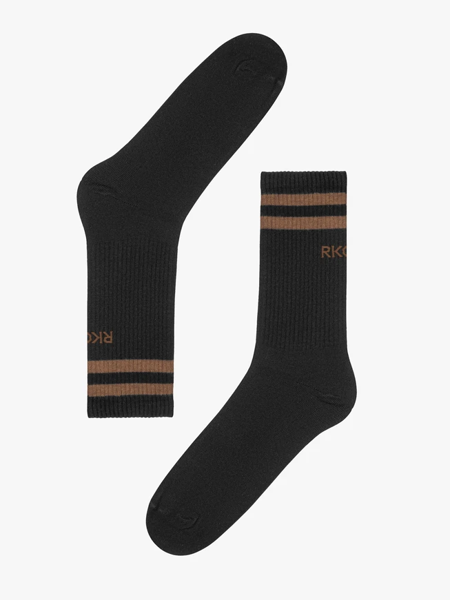 Frauensocken mit Riemen über dem Knöchel