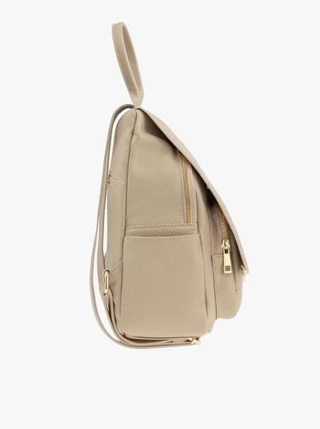 Dunkelbeiger Rucksack mit goldenen Elementen