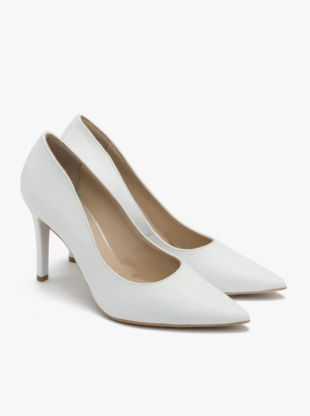 Weiße hochhackige Pumps