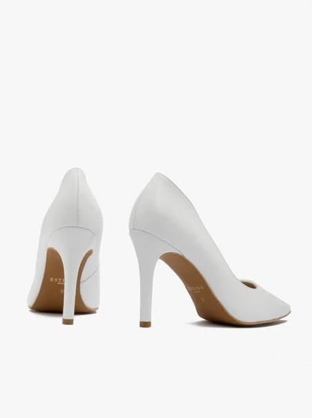 Weiße hochhackige Pumps