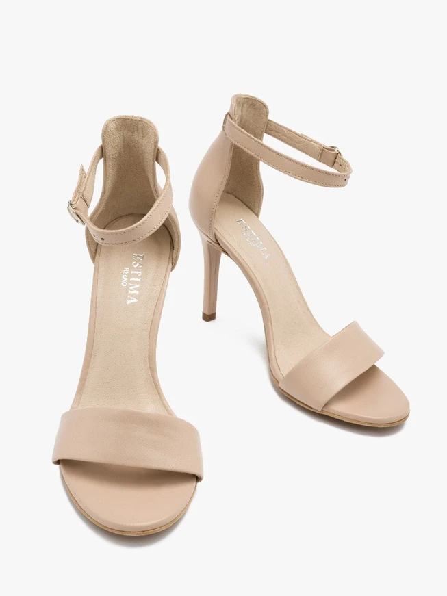Beigefarbene hohe Stiletto-Sandalen
