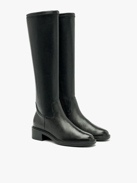 Schwarze Stiefel mit elastischem Schaft