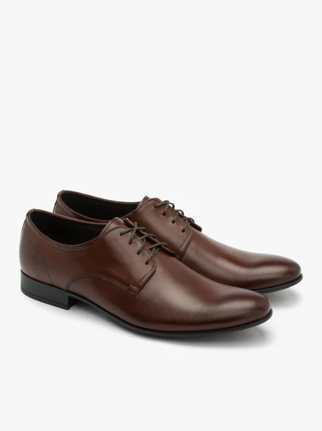 Dunkelbraune Halbschuhe mit Ziernähten