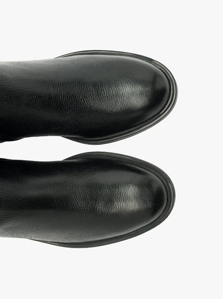Schwarze Stiefel mit elastischem Schaft