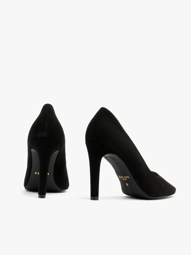 Schwarze hochhackige Pumps
