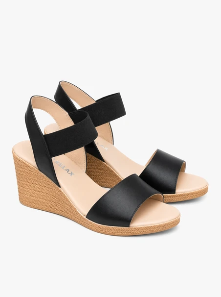 Schwarze Plateausandalen