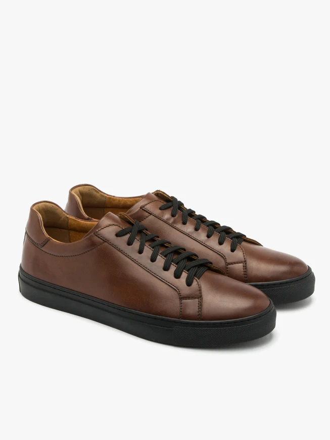 Braune halbe Sportschuhe