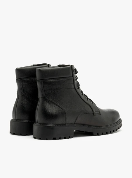 Schwarze Herrenstiefel
