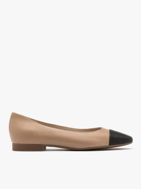 Beigefarbene Damen-Ballerinas mit schwarzer Zehenkappe