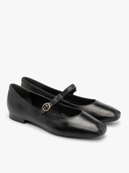 Schwarze Ballerinas mit dekorativem Verschluss