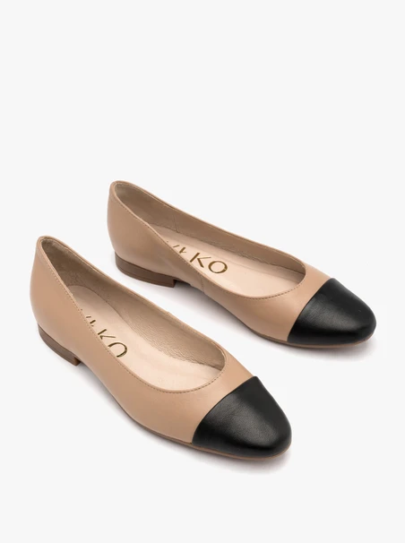 Beigefarbene Damen-Ballerinas mit schwarzer Zehenkappe