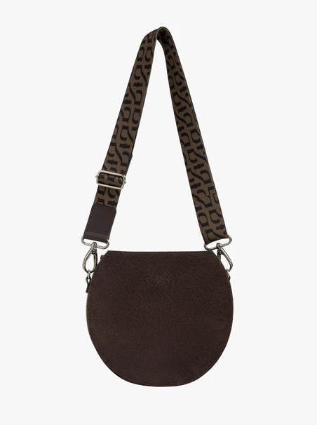 Dunkelbraune Handtasche mit Logo auf dem Riemen