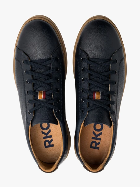 Marineblaue sportliche Halbschuhe für Männer mit beigem Boden
