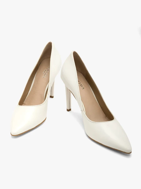 Cremefarbene Stiletto-Pumps