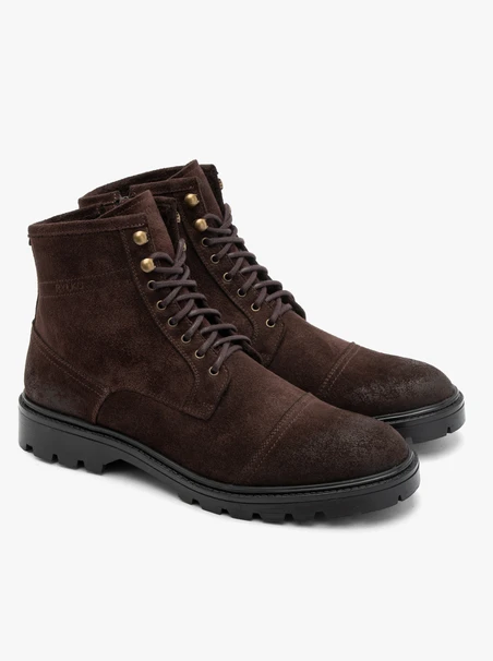 Braune Herrenstiefel aus Veloursleder