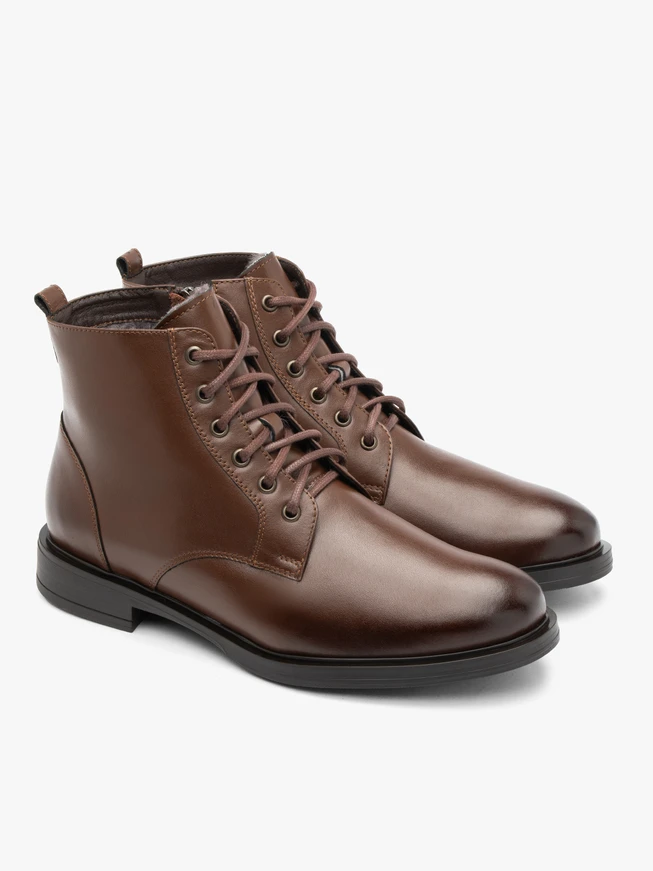 Braune Herrenstiefel mit Isolierung aus natürlichem Schafsleder