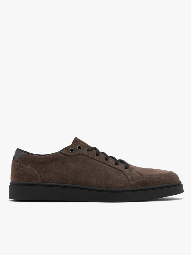 Graubraune Herren-Turnschuhe mit schwarzer Sohle
