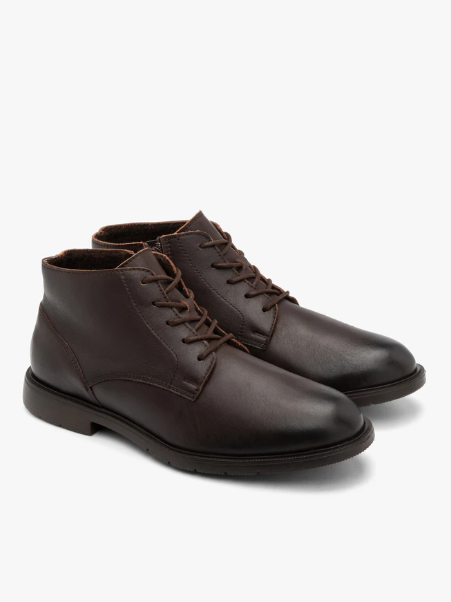 Braune Herrenstiefel im Freizeitstil