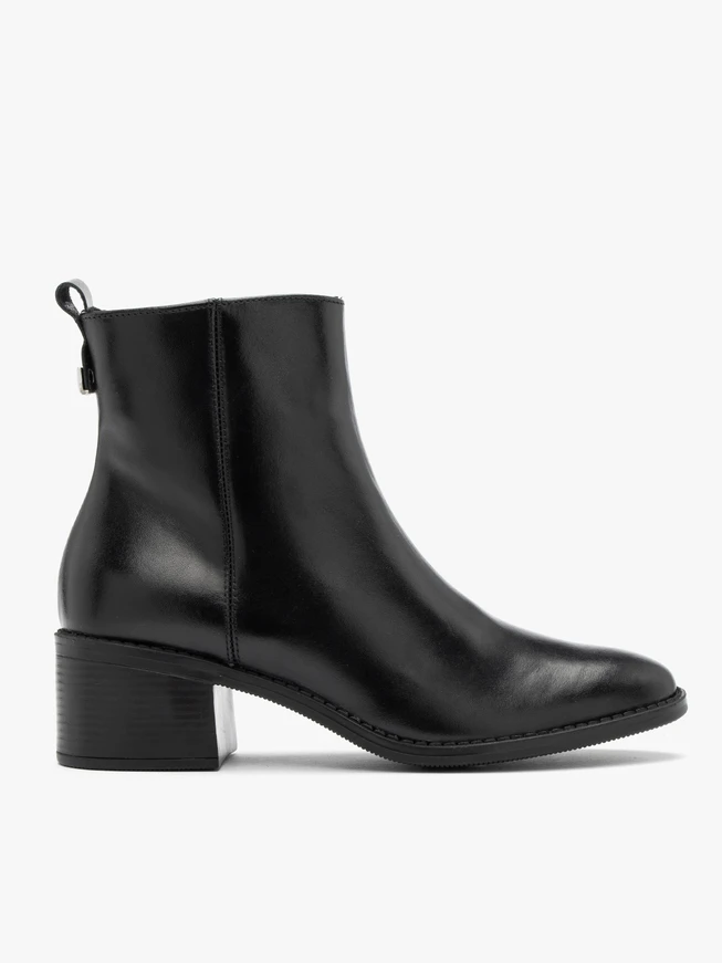 Schwarze Damenstiefel mit gerade geschnittenem Schaft