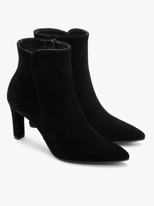 Schwarze Damenstiefel mit klobigem Stilettoabsatz