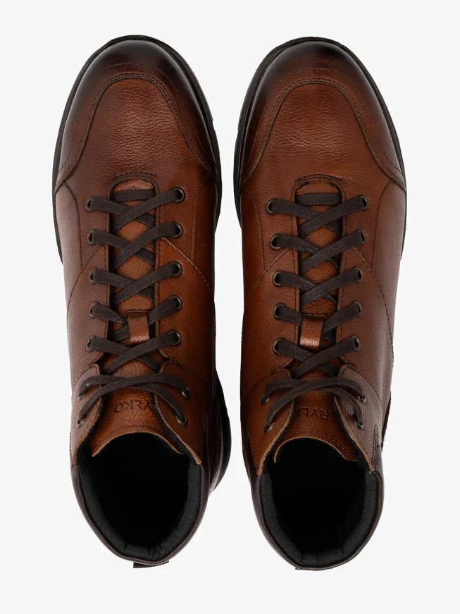 Braune sportliche Herrenstiefel