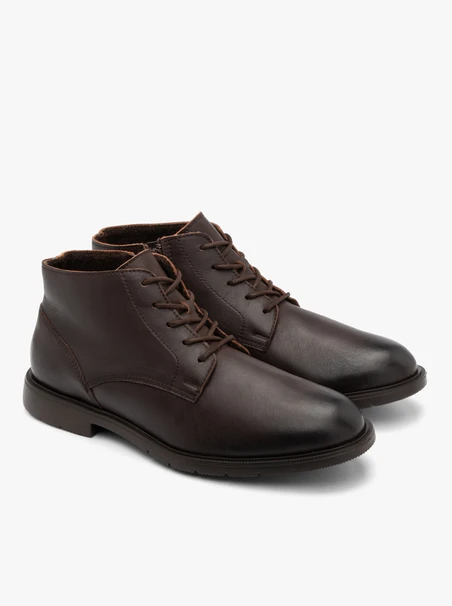 Braune Herrenstiefel im Freizeitstil