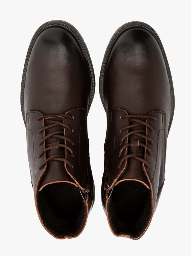 Braune Herrenstiefel im Freizeitstil