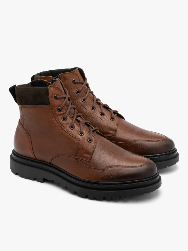 Solide Herrenstiefel mit dekorativem Schaft