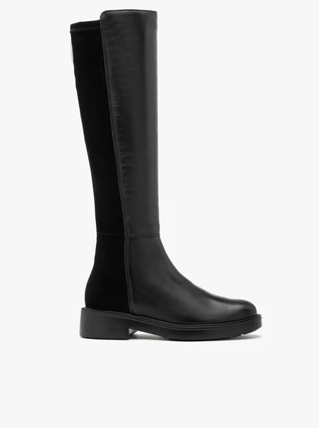 Damenstiefel aus kombinierten Materialien