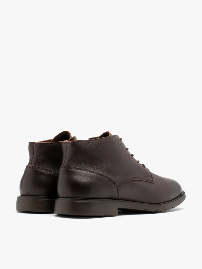 Braune Herrenstiefel im Freizeitstil