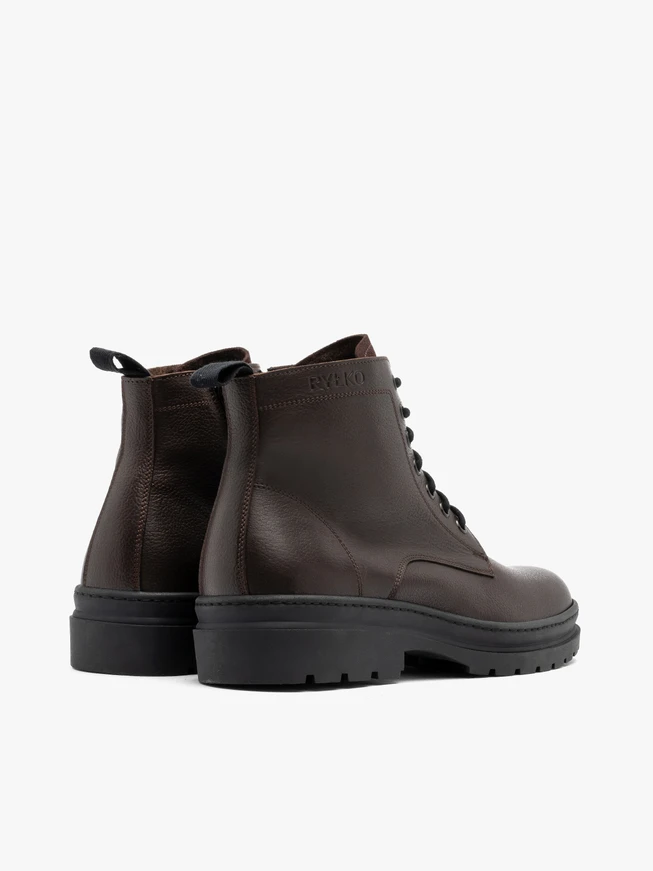 Dunkelbraune Herrenstiefel mit Logo auf dem Schaft