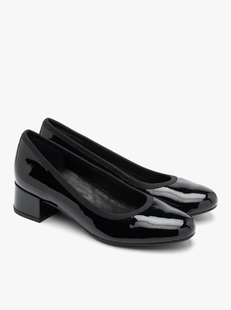 Schwarz lackierte Pumps für Frauen