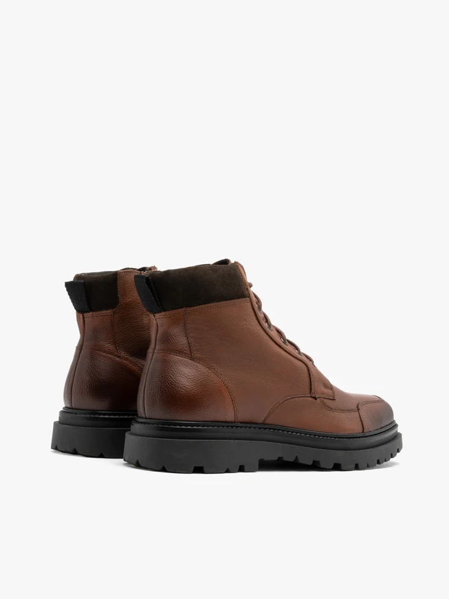 Solide Herrenstiefel mit dekorativem Schaft