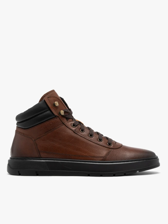 Braune Herren-Sportstiefel mit schwarzer Sohle