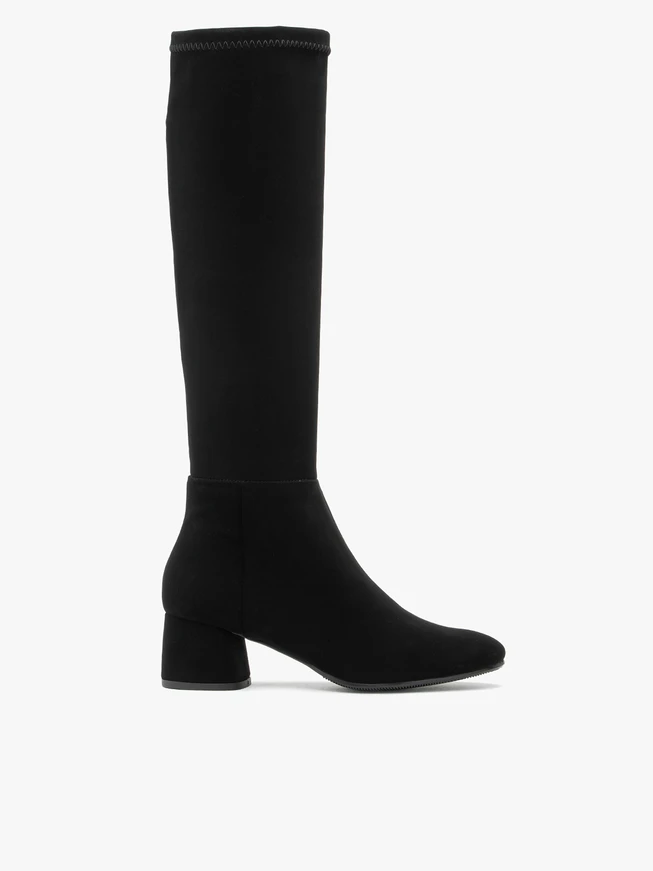 Elastische Stiefel mit niedrigen Absätzen