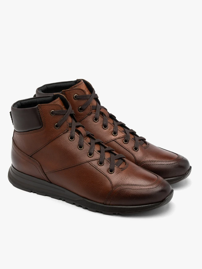 Braune sportliche Herrenstiefel