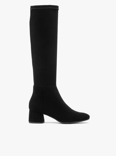 Elastische Stiefel mit niedrigen Absätzen