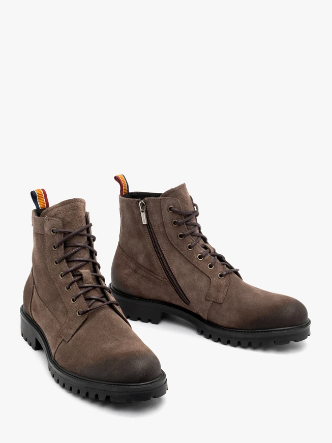 Graubraune Herrenstiefel aus Veloursleder