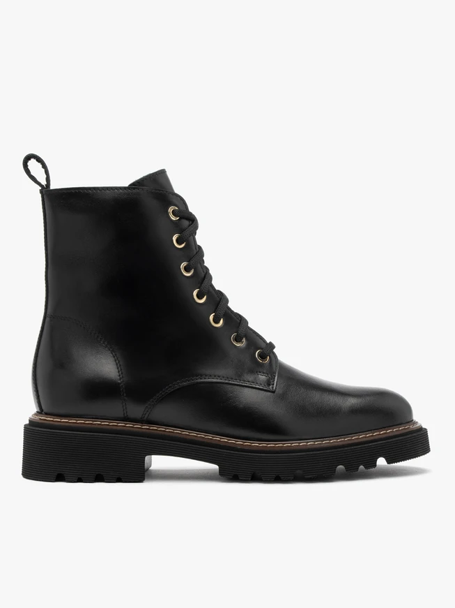 Schwarze Damenstiefel mit goldenen Ösen