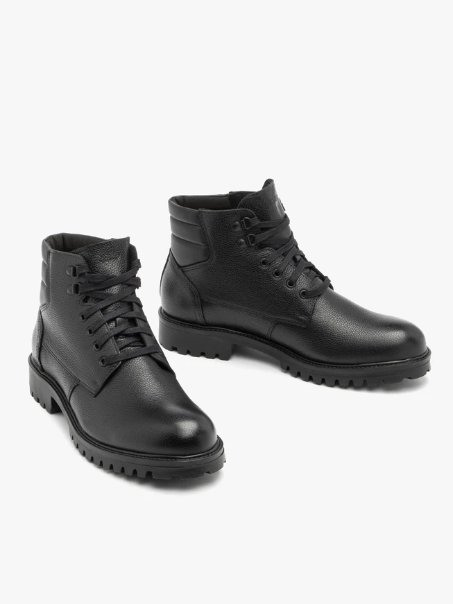 Schwarze Herrenstiefel aus Vollnarbenleder