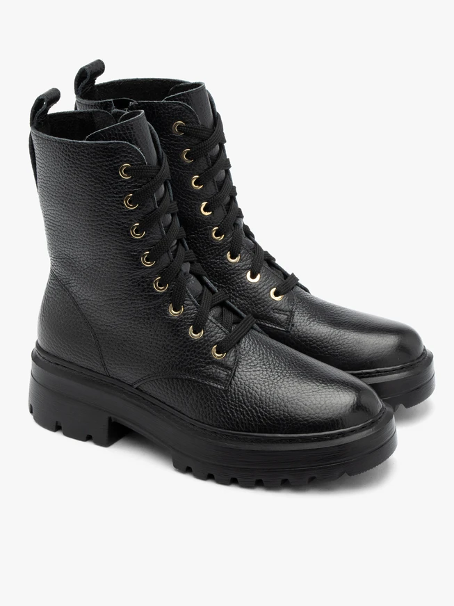 Schwarze Damenstiefel mit festem Boden