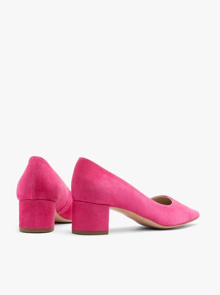 Fuchsiafarbene Velourspumps mit Stilettoabsatz