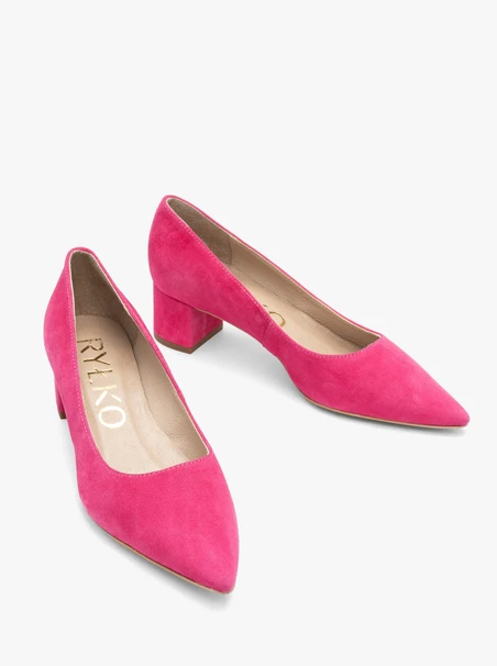 Fuchsiafarbene Velourspumps mit Stilettoabsatz