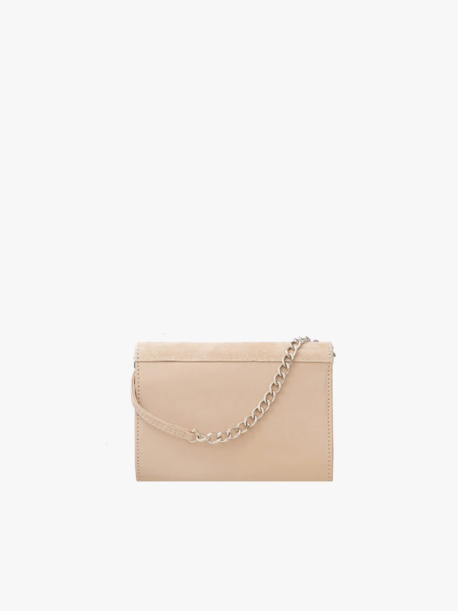 Kleine beigefarbene Clutch-Tasche