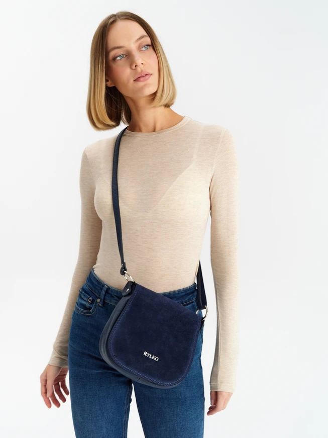 Marineblaue Posttasche mit Klappe