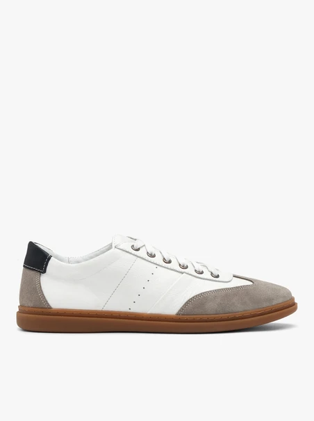 Mehrfarbige Sporthalbschuhe für Männer